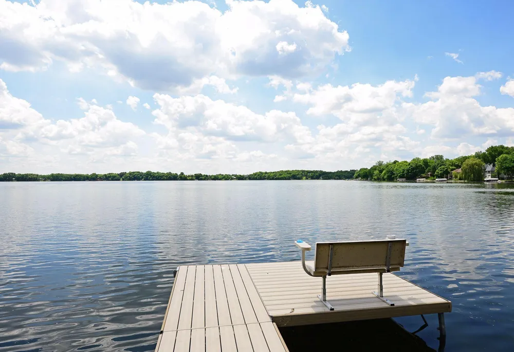 8652 Lake Riley Drive Chanhassen, MN 55317