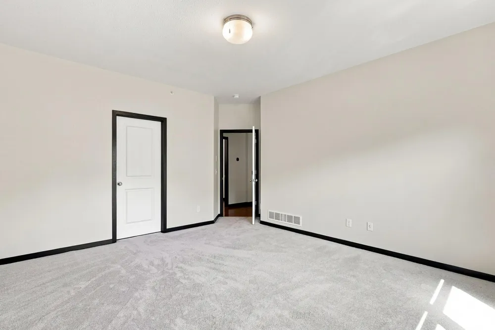 8652 Lake Riley Drive Chanhassen, MN 55317