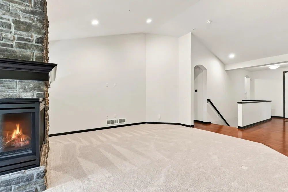 8652 Lake Riley Drive Chanhassen, MN 55317