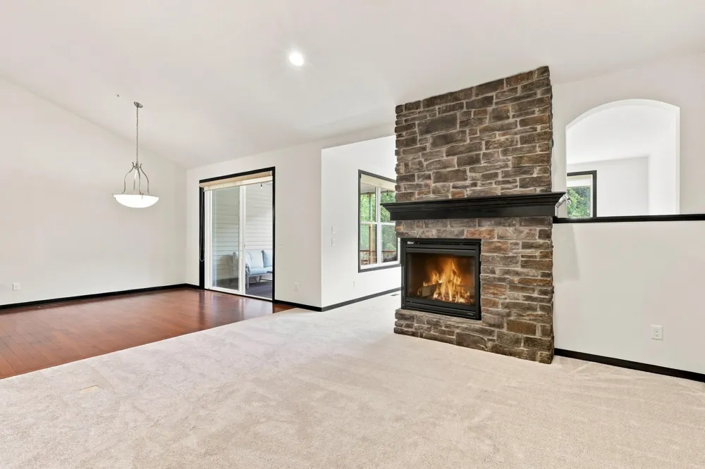 8652 Lake Riley Drive Chanhassen, MN 55317