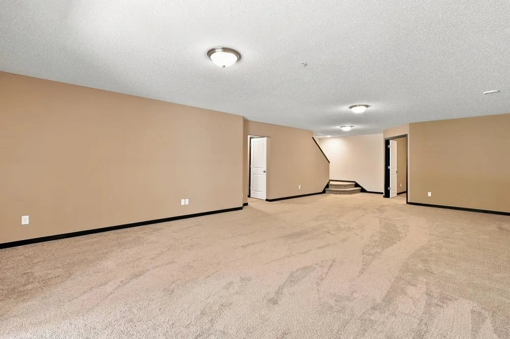 8652 Lake Riley Drive Chanhassen, MN 55317