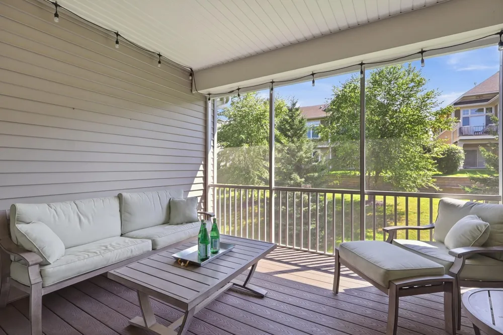 8652 Lake Riley Drive Chanhassen, MN 55317