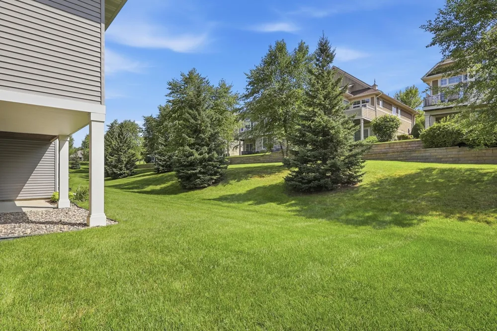 8652 Lake Riley Drive Chanhassen, MN 55317
