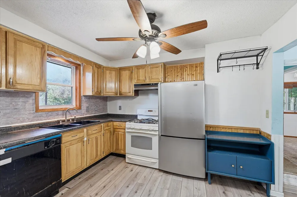 570 Ironton Street NE Fridley, MN 55432