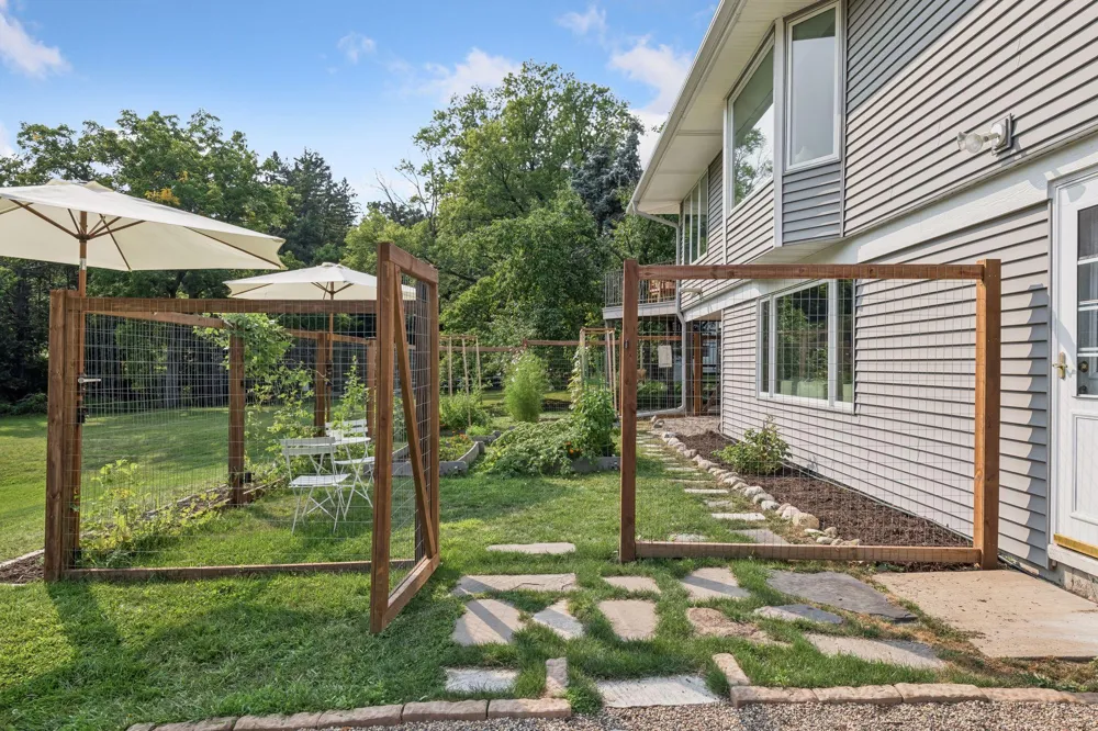 15803 Holdridge Road E Wayzata, MN 55391