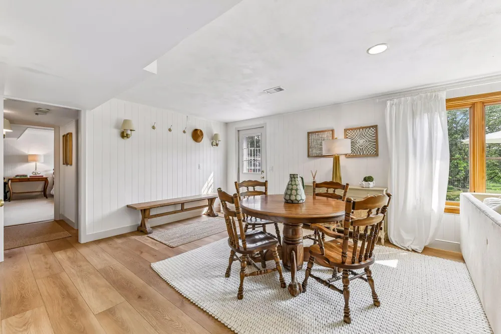 15803 Holdridge Road E Wayzata, MN 55391