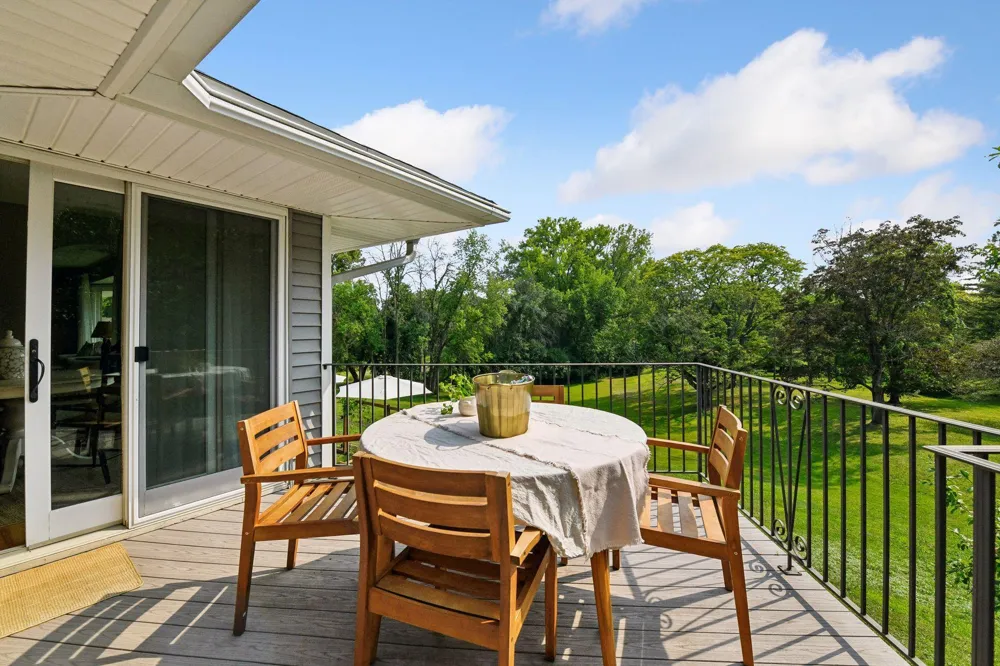 15803 Holdridge Road E Wayzata, MN 55391