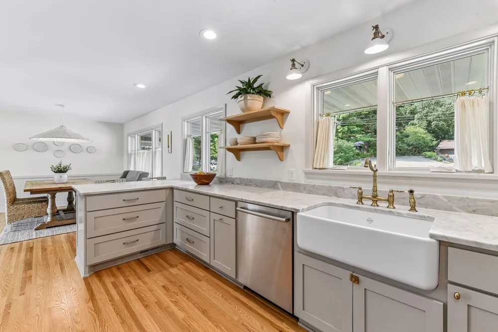 15803 Holdridge Road E Wayzata, MN 55391