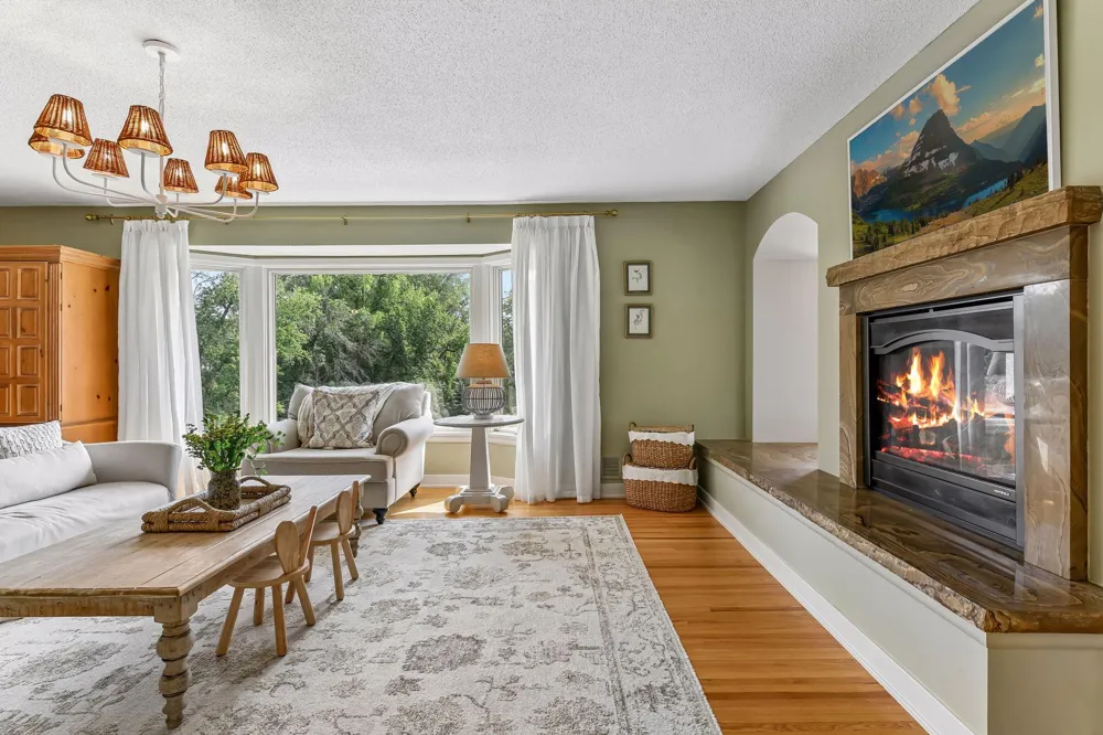 15803 Holdridge Road E Wayzata, MN 55391