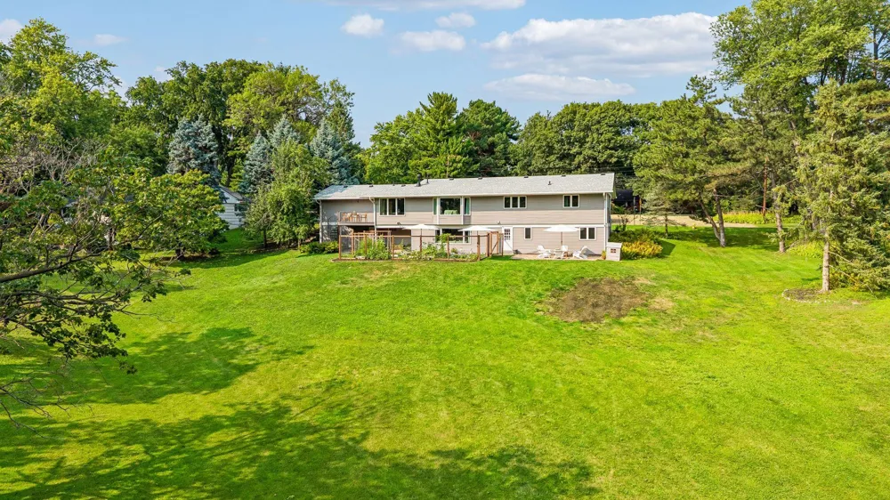 15803 Holdridge Road E Wayzata, MN 55391