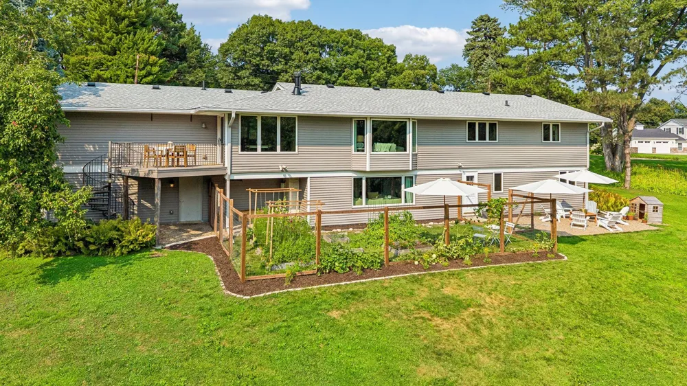 15803 Holdridge Road E Wayzata, MN 55391
