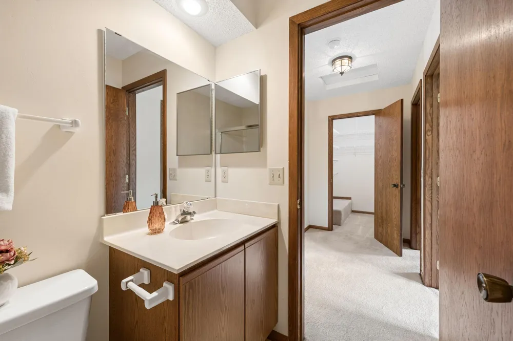 336 W 5th Street Waconia, MN 55387