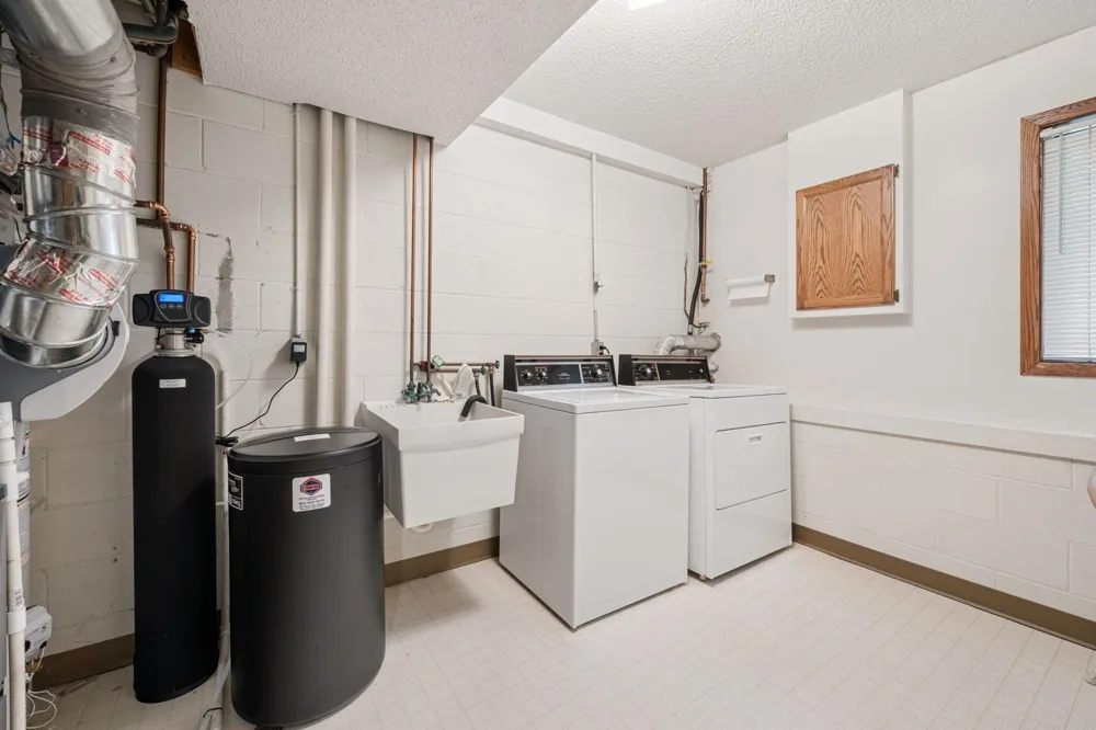 336 W 5th Street Waconia, MN 55387