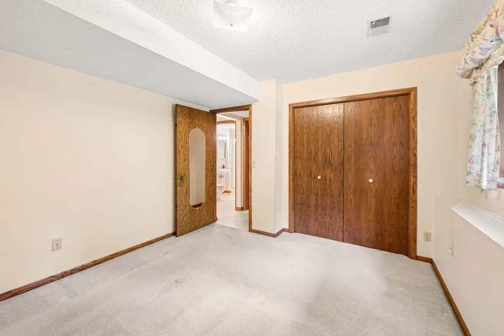 336 W 5th Street Waconia, MN 55387