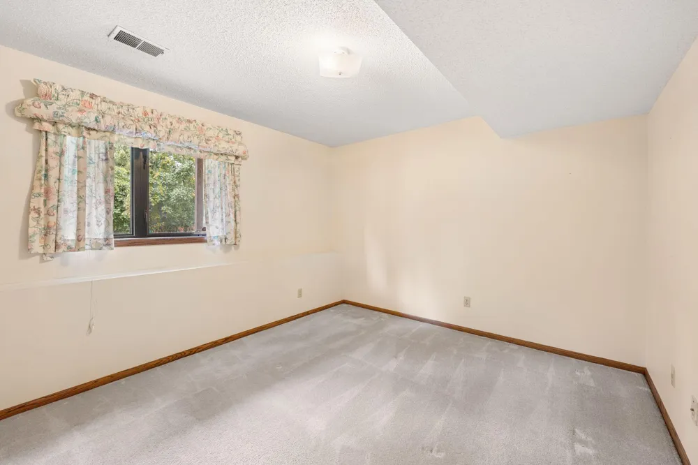 336 W 5th Street Waconia, MN 55387