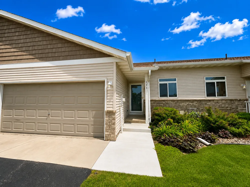 233 Pine Street Cannon Falls, MN 55009