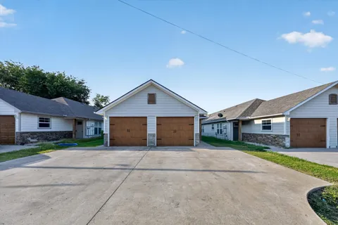 608 E College Street #608