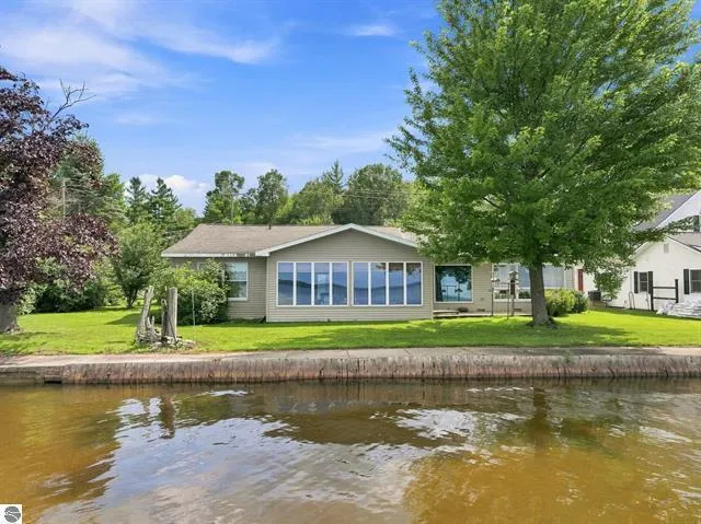 5403 E M 55 Cherry Grove Township, MI 49601