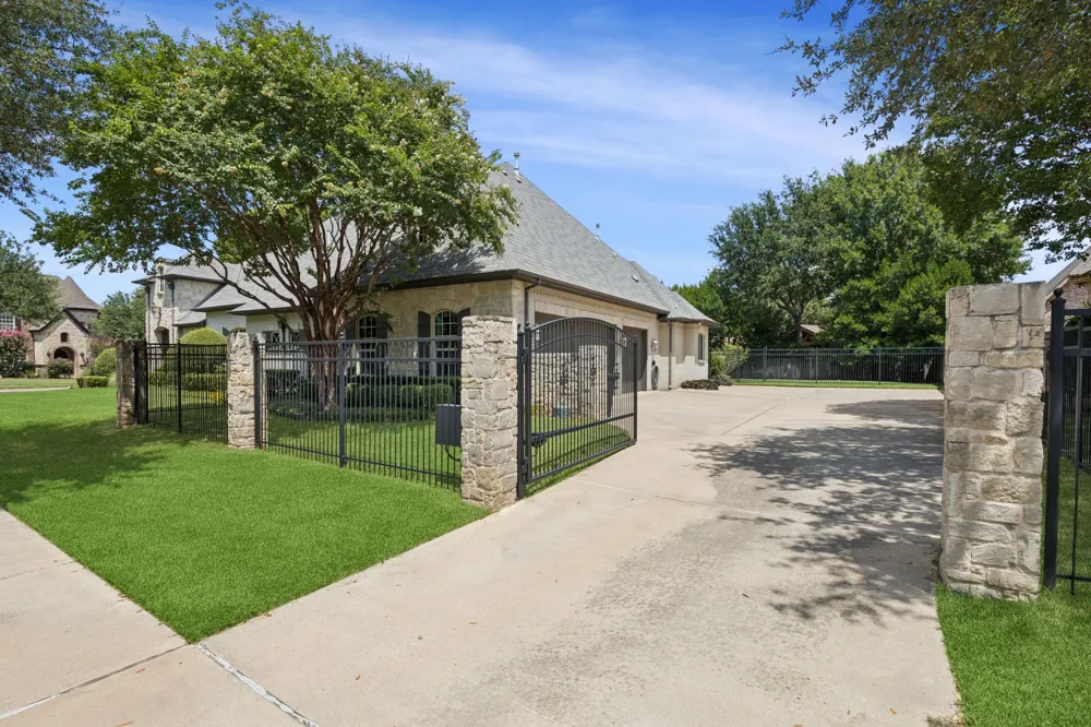 900 Aspen Ridge Drive Southlake, TX 76092