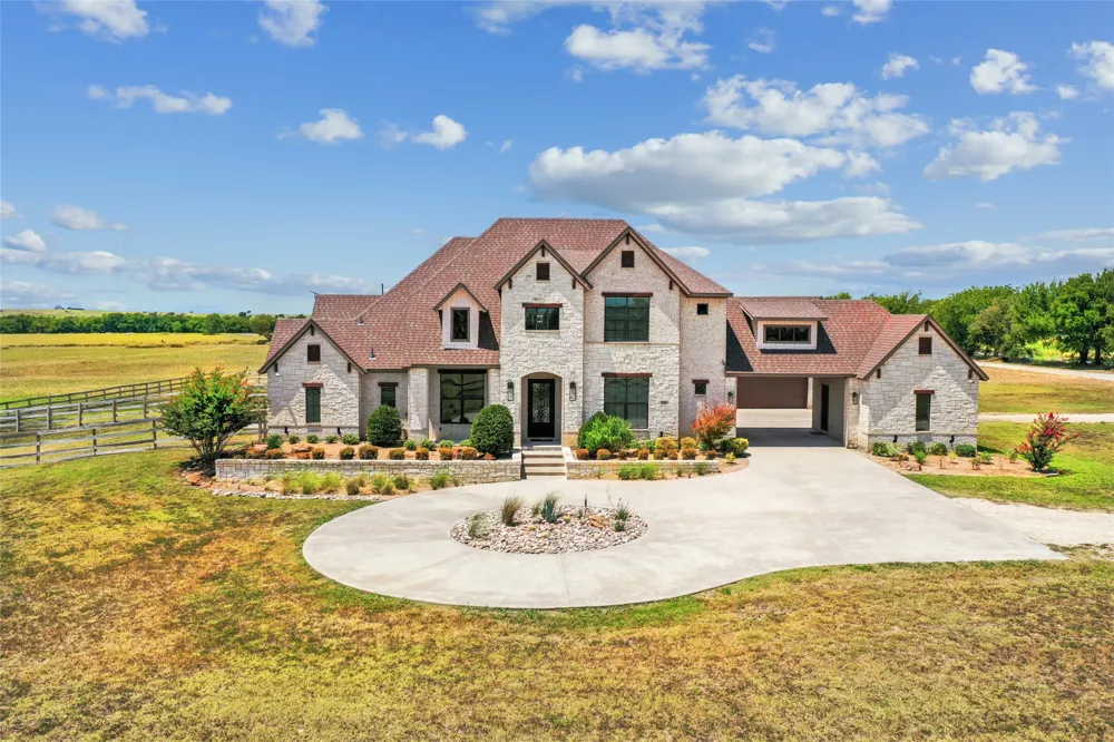 5550 Donald Road Krum, TX 76249