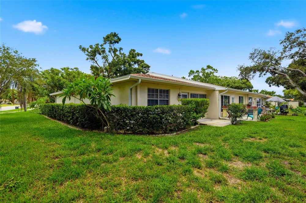 2211 LARK CIRCLE W #D Palm Harbor, FL 34684