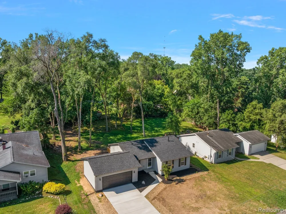 2022 Robinson Road Lansing City, MI 48910