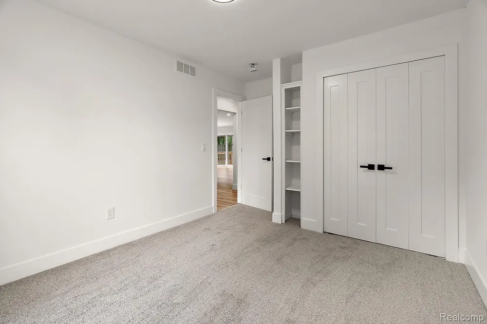2022 Robinson Road Lansing City, MI 48910