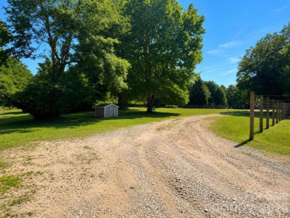 21909 Shearer Road Davidson, NC 28036