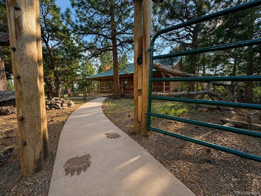 4701 County Road 323 Westcliffe, CO 81252