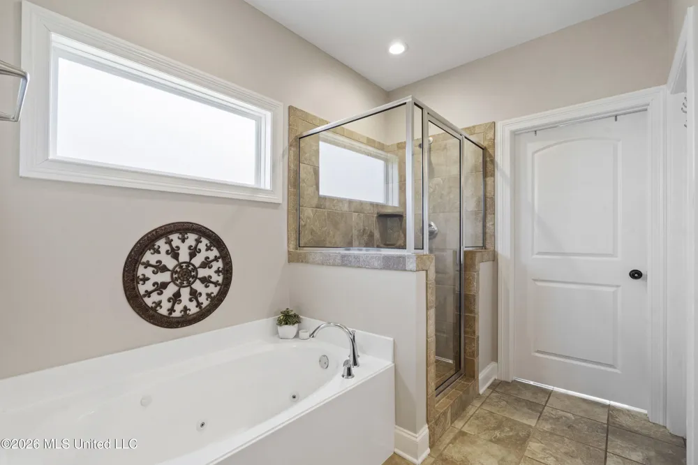 4389 W Vineyard Drive Southaven, MS 38672