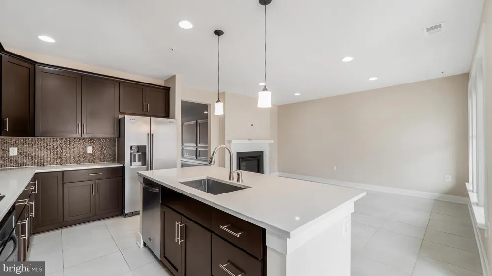 1911 MAIN LINE BOULEVARD #102 Alexandria, VA 22301