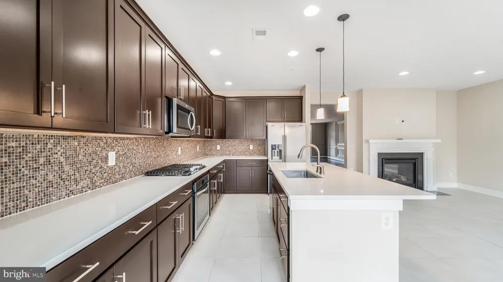 1911 MAIN LINE BOULEVARD #102 Alexandria, VA 22301
