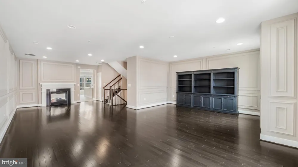 1911 MAIN LINE BOULEVARD #102 Alexandria, VA 22301
