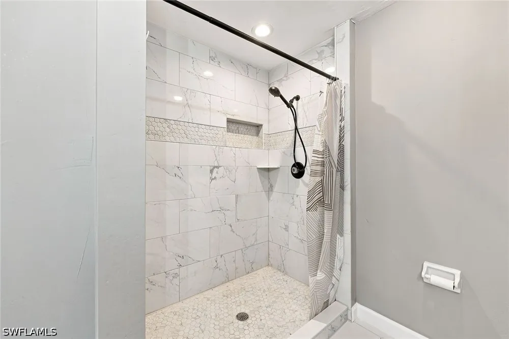 Cavendish Court #2006 Bonita Springs, FL 34135