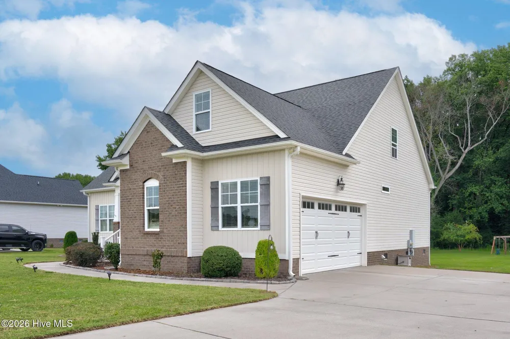 3883 Loop Road Nashville, NC 27856