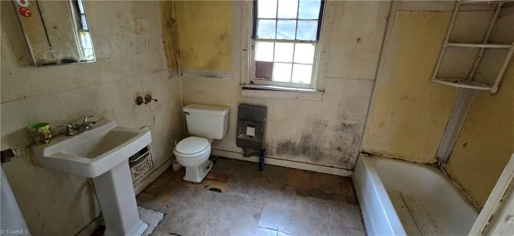 248 Atwater Street Yanceyville, NC 27379
