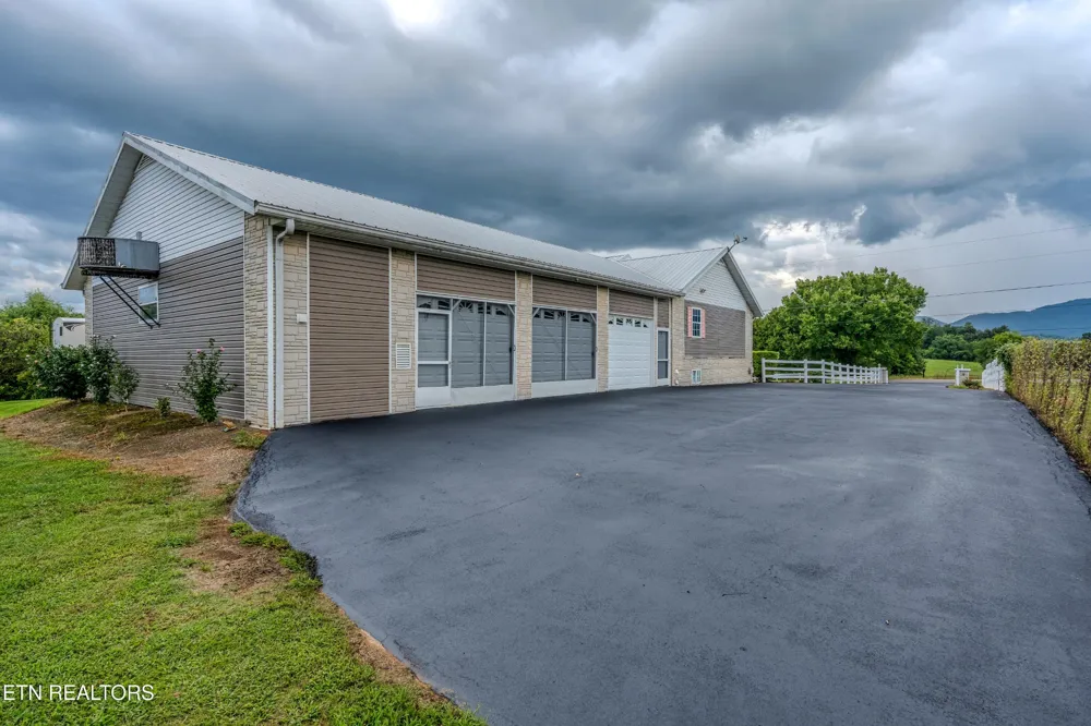 1410 Jeffries Hollow Rd Seymour, TN 37865