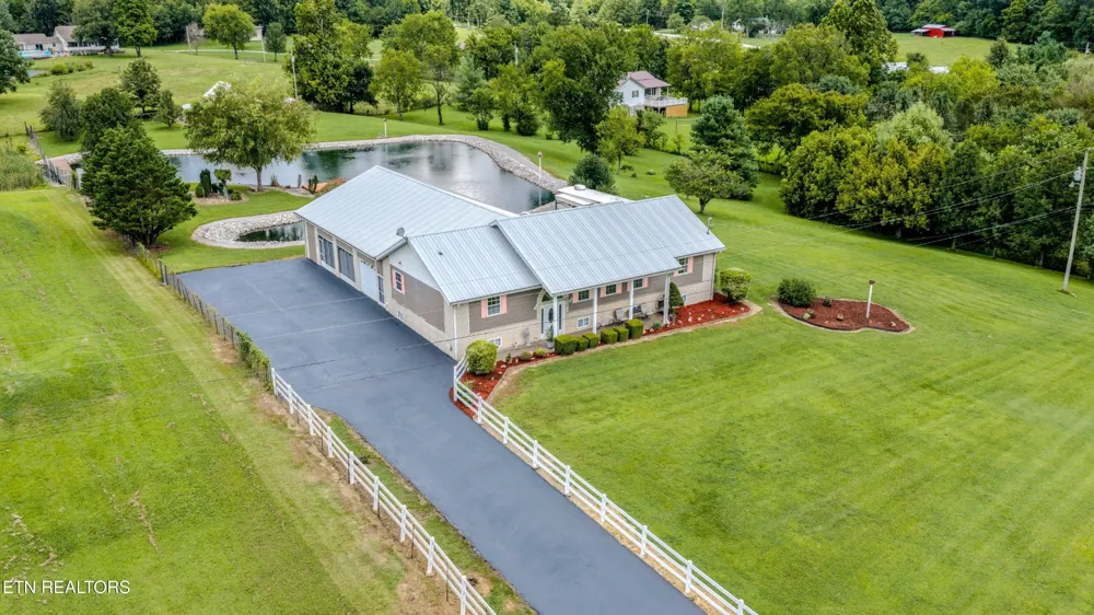 1410 Jeffries Hollow Rd Seymour, TN 37865