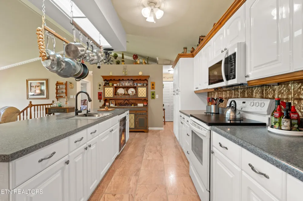 1410 Jeffries Hollow Rd Seymour, TN 37865