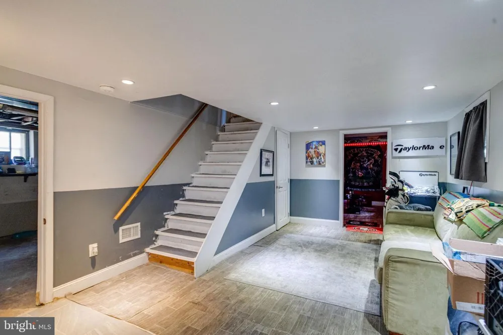 2400 HAMILTON AVENUE Baltimore, MD 21214