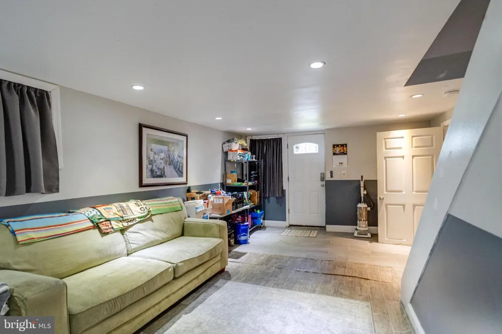 2400 HAMILTON AVENUE Baltimore, MD 21214