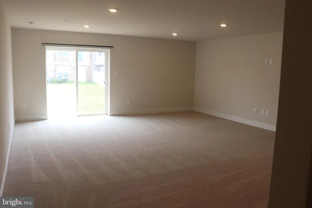10728 MILLPORT ST White Plains, MD 20695
