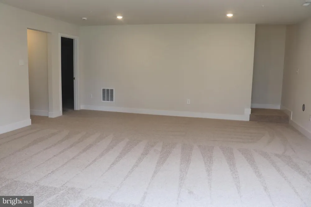 10728 MILLPORT ST White Plains, MD 20695