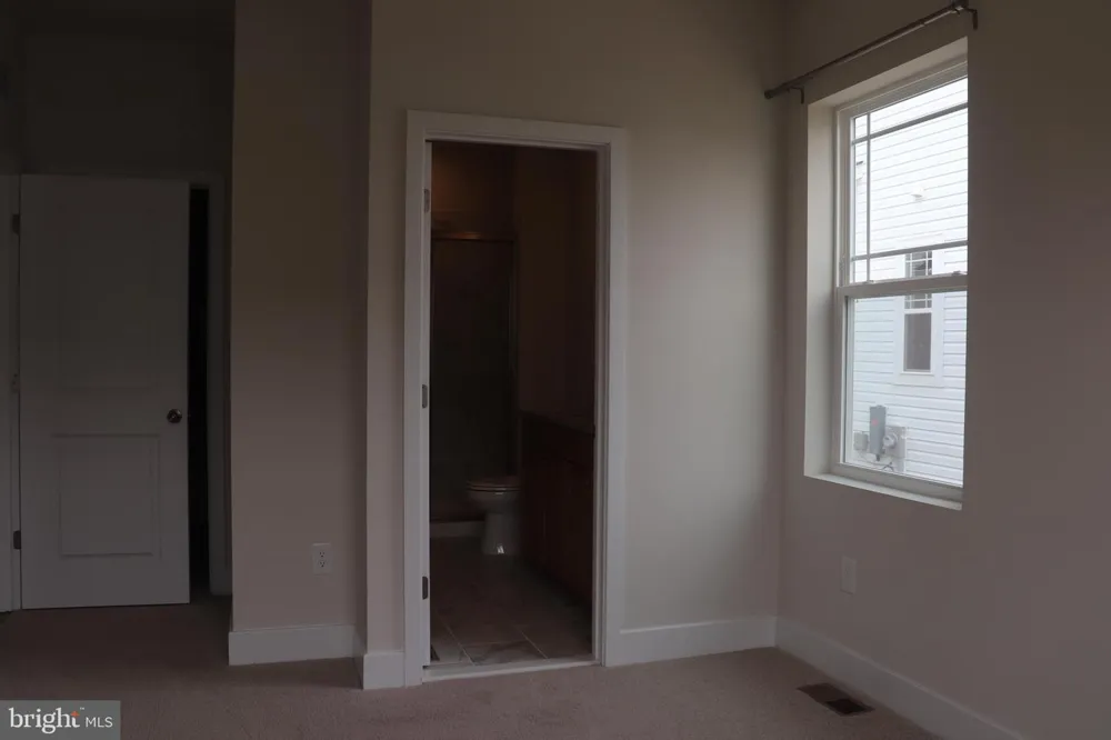 10728 MILLPORT ST White Plains, MD 20695