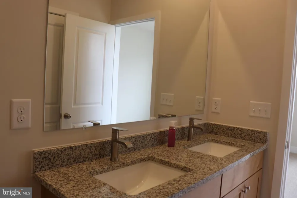 10728 MILLPORT ST White Plains, MD 20695
