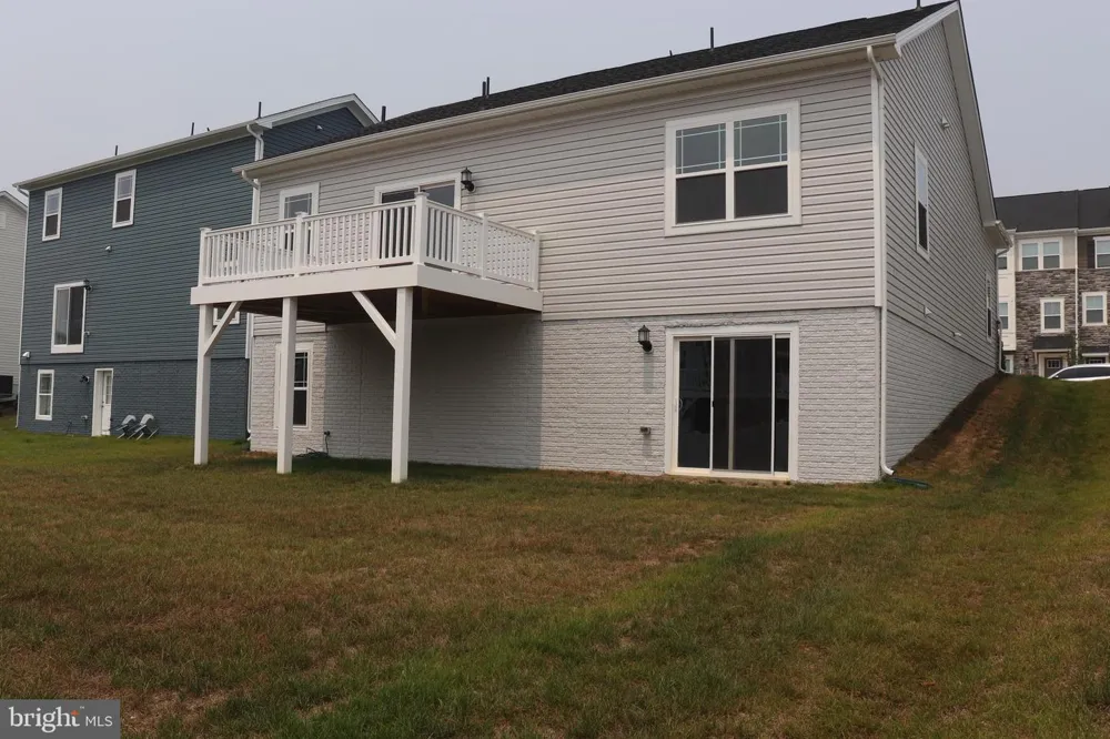 10728 MILLPORT ST White Plains, MD 20695