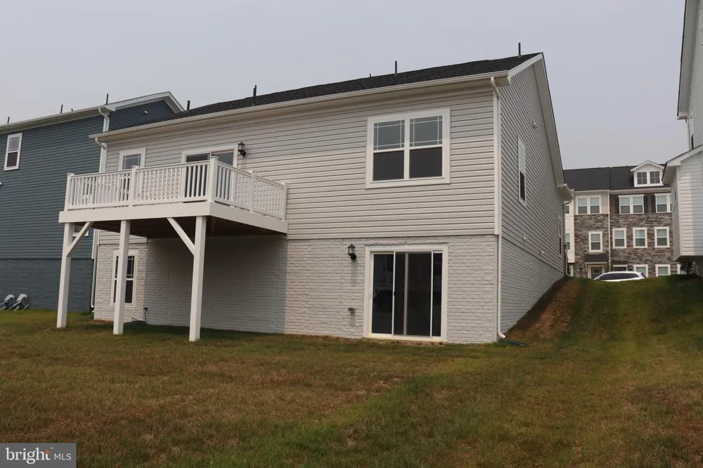 10728 MILLPORT ST White Plains, MD 20695