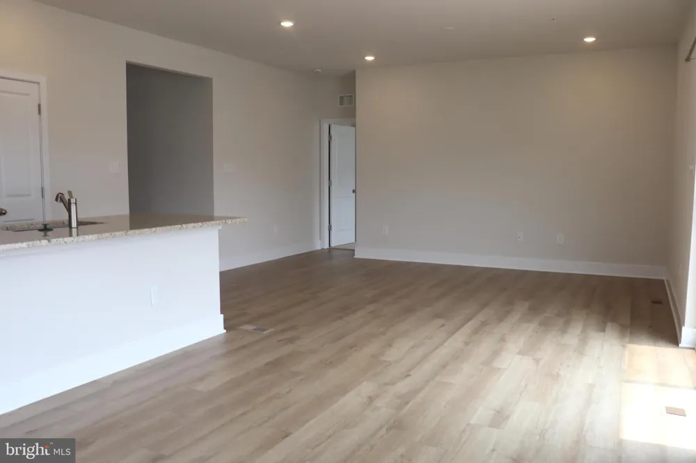 10728 MILLPORT ST White Plains, MD 20695