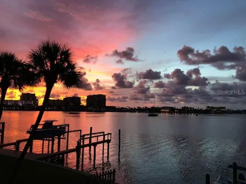 210 DOLPHIN POINT #C
