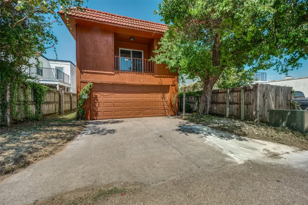 2229 Seville Court Dalworthington Gardens, TX 76013